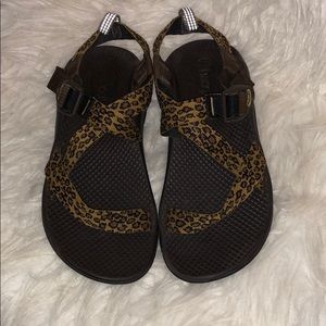 Leopard chacos